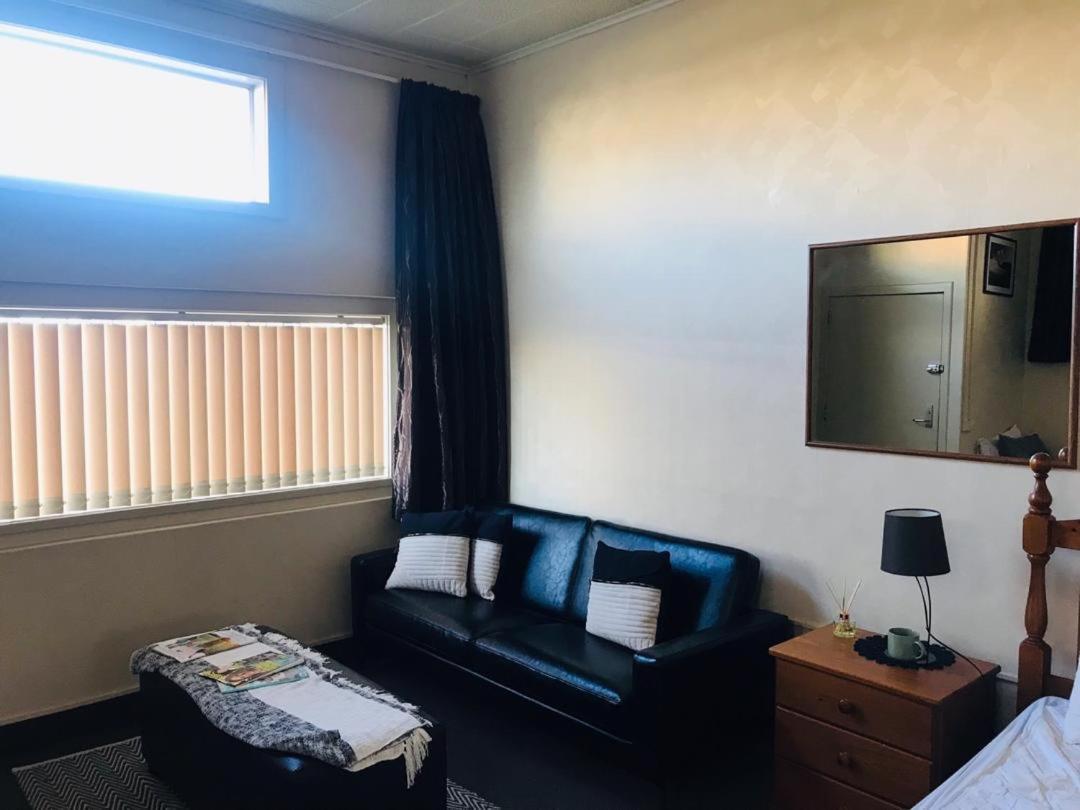 Otautau Hotel Esterno foto